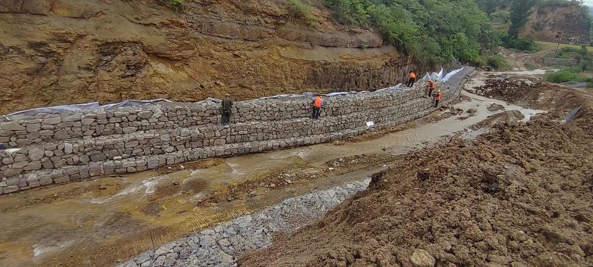 Gabion Mesh Installation