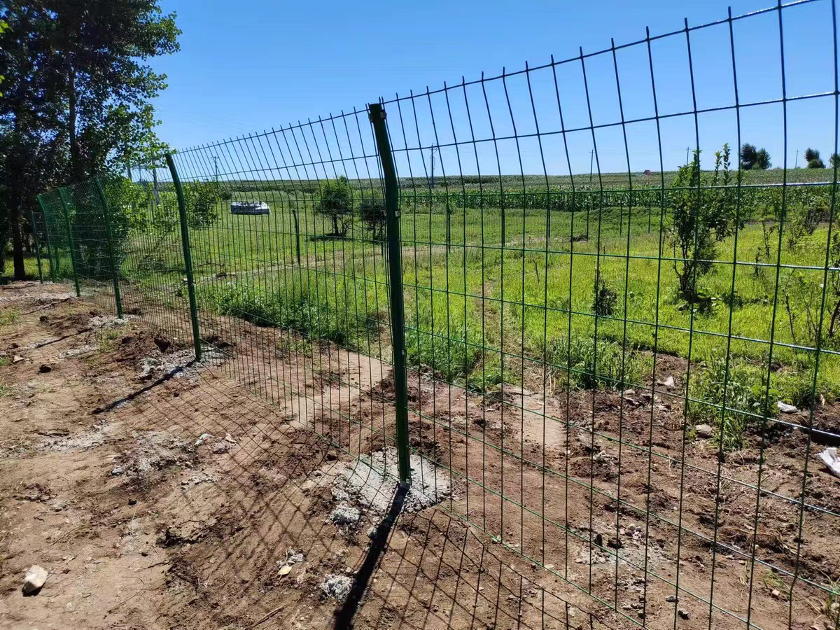 Hot-Dip Galvanized Security Fencing
